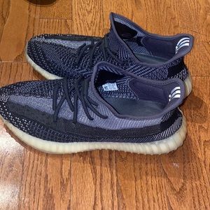 Yeezy Boost 350 V2 'Carbon'